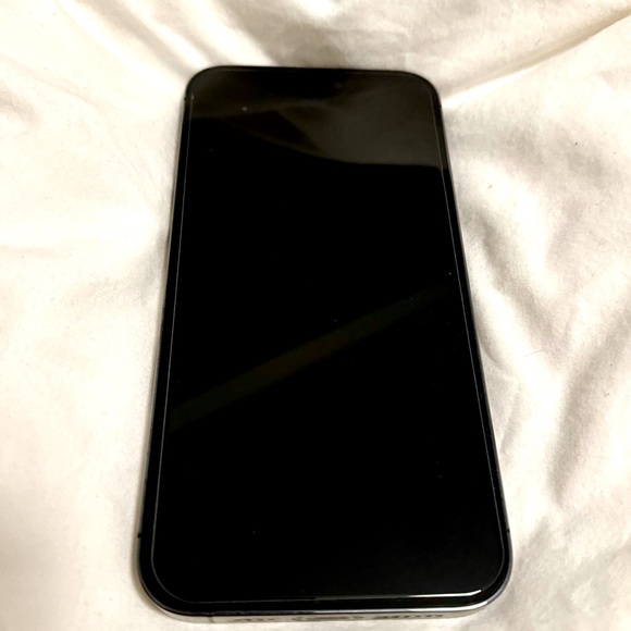 Unlocked iphone 14 pro max - Picture 2 of 2
